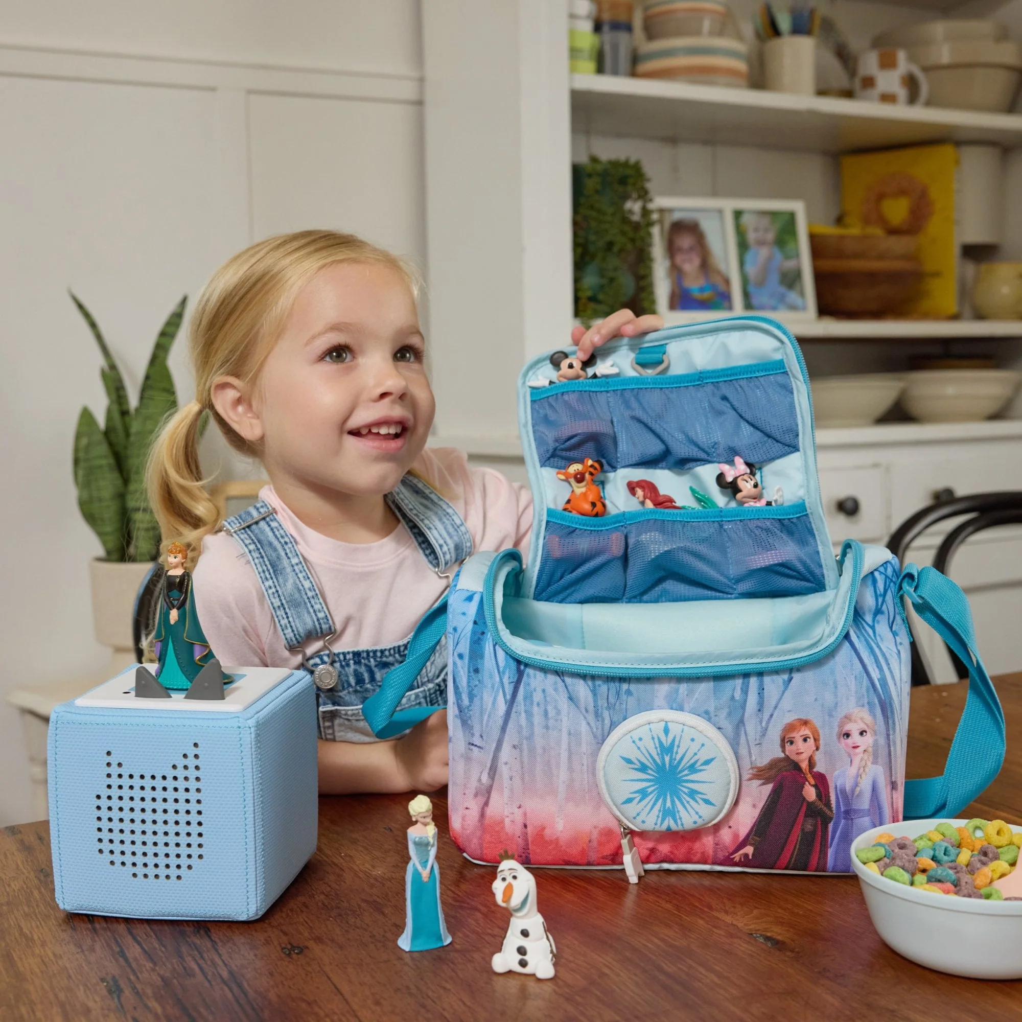 Tonies Listen & Play Bag - Frozen - Image 4
